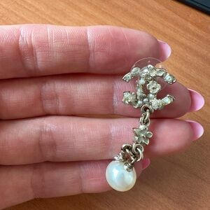 Vintage CHANEL Earring with Pearl